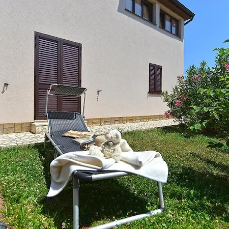 Fuer 8 Personen Ca 132 Qm In Valbandon, Istrien Istrische Riviera Apartment Valbandon