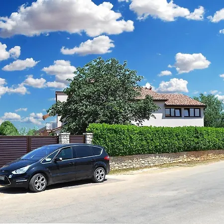 Apartment Fuer 8 Personen Ca 132 Qm In Valbandon, Istrien Istrische Riviera