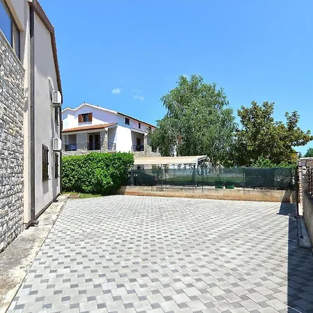 Fuer 8 Personen Ca 132 Qm In Valbandon, Istrien Istrische Riviera Apartment