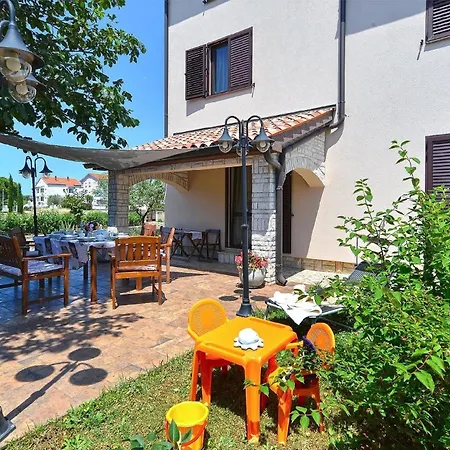 Fuer 8 Personen Ca 132 Qm In Valbandon, Istrien Istrische Riviera Apartment *