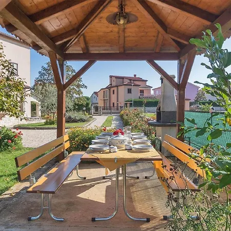 Apartment Fuer 8 Personen Ca 132 Qm In Valbandon, Istrien Istrische Riviera *